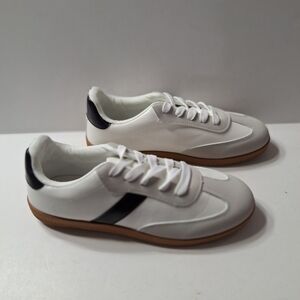 Soul Mates "NEW" White Black Retro Everyday Low Top Lace Up Sneakers Size 9